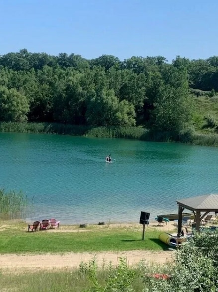 13781 Buno Rd, Milford, MI à vendre - Photo du bâtiment - Image 3 de 10