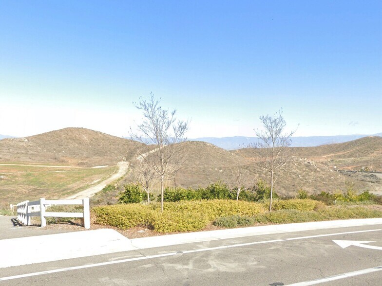 Citrus Heights Dr, Riverside, CA à vendre - Photo du bâtiment - Image 3 de 18