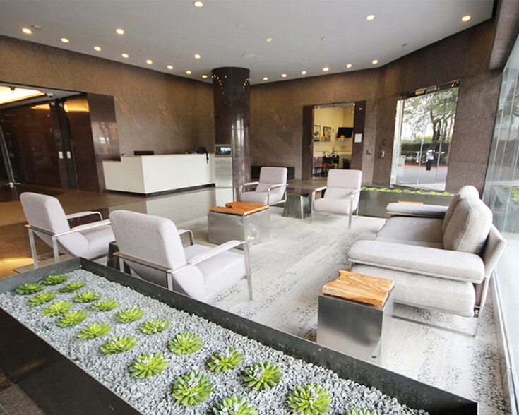 6671 Southwest Fwy, Houston, TX for lease - Interior Photo - Image 2 of 38