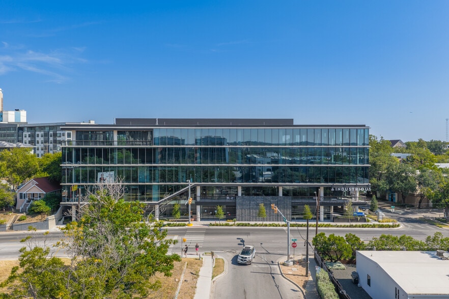 924 E 7th St, Austin, TX for lease - Building Photo - Image 2 of 16