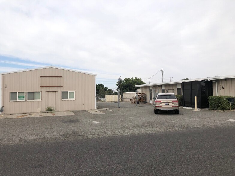 536 W Deschutes Ave, Kennewick, WA à vendre - Photo du bâtiment - Image 2 de 10