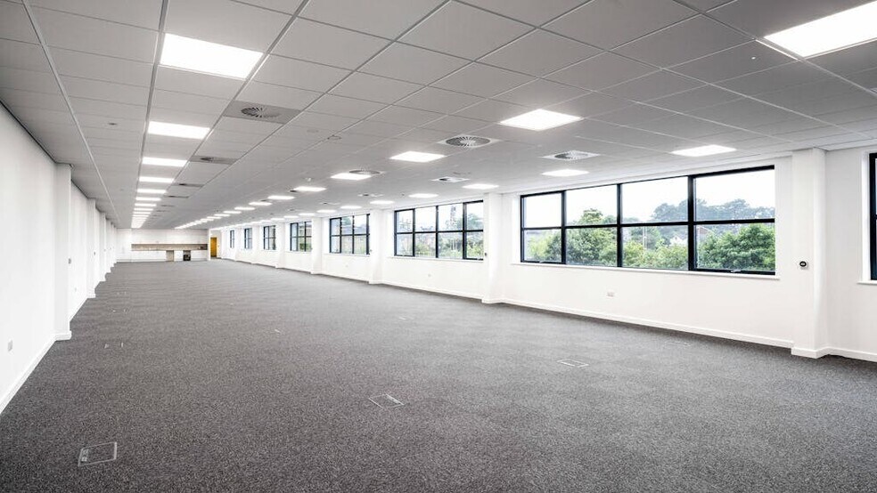 M140 Third Av, Milton Keynes à louer - Photo du bâtiment - Image 3 de 7