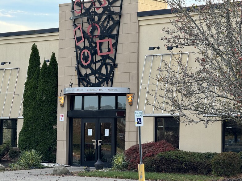 23 Crystal Run Xing, Middletown, NY for sale - Building Photo - Image 2 of 5