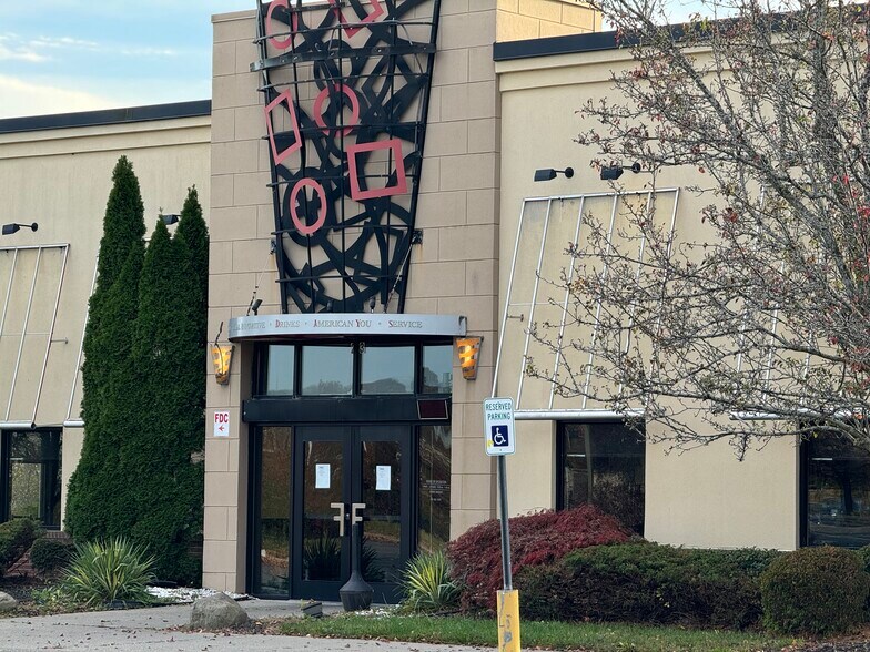 23 Crystal Run Xing, Middletown, NY à vendre - Photo du bâtiment - Image 2 de 5