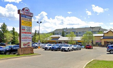 217 Hawksbrow Dr NW, Calgary, AB à louer Photo du bâtiment- Image 2 de 4