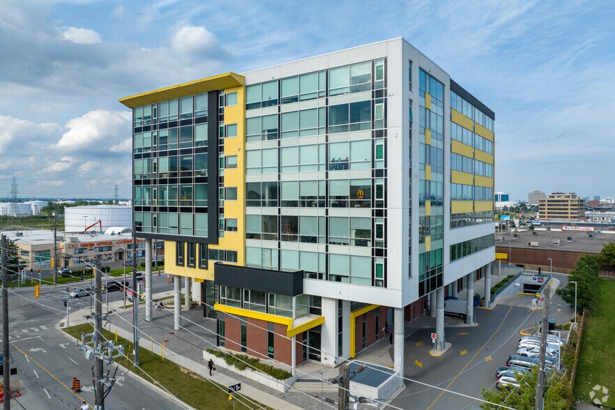 1275 Finch Ave W, Toronto, ON à vendre - Photo du bâtiment - Image 2 de 13