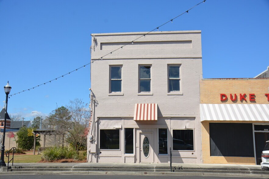 217 Court Ave, Elba, AL à vendre - Photo du bâtiment - Image 2 de 15