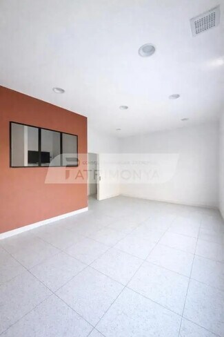 Plus de détails pour Multi-résidentiel à vendre