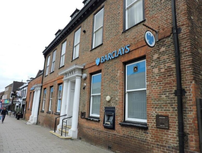 58-60 High St, Newmarket for lease - Primary Photo - Image 1 of 2