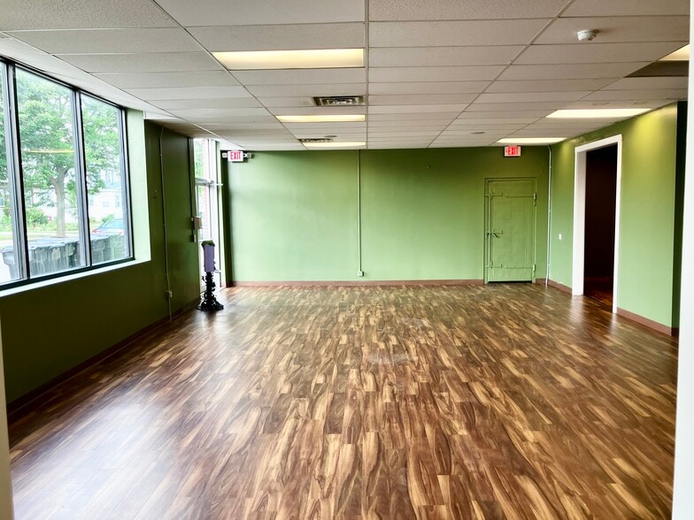 3147 Delaware Ave, Kenmore, NY for lease - Building Photo - Image 3 of 9