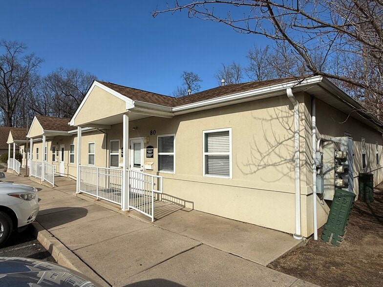 80 Bridge Plaza Dr, Manalapan Township, NJ for sale - Building Photo - Image 1 of 8
