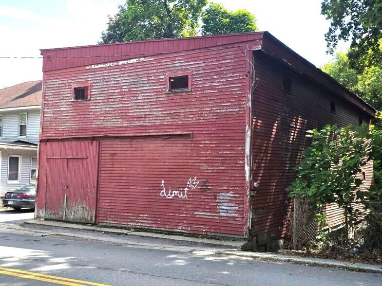 56 Myrtle st, Claremont, NH à vendre - Photo principale - Image 1 de 1