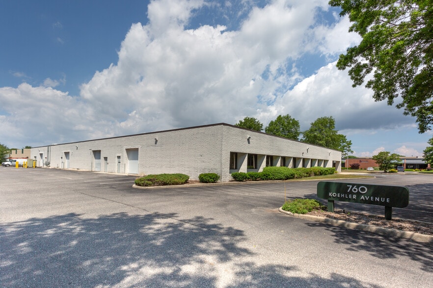 760 Koehler Ave, Ronkonkoma, NY for lease - Building Photo - Image 3 of 6