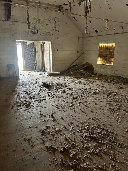 28075 Joy rd, Westland, MI à vendre - Photo du bâtiment - Image 2 de 3