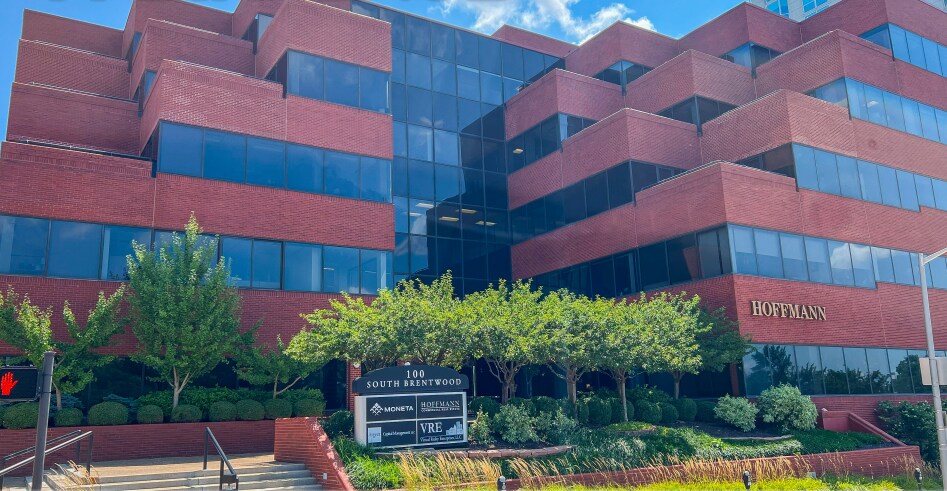 100 S Brentwood Blvd, Clayton, MO à louer - Photo du bâtiment - Image 2 de 7