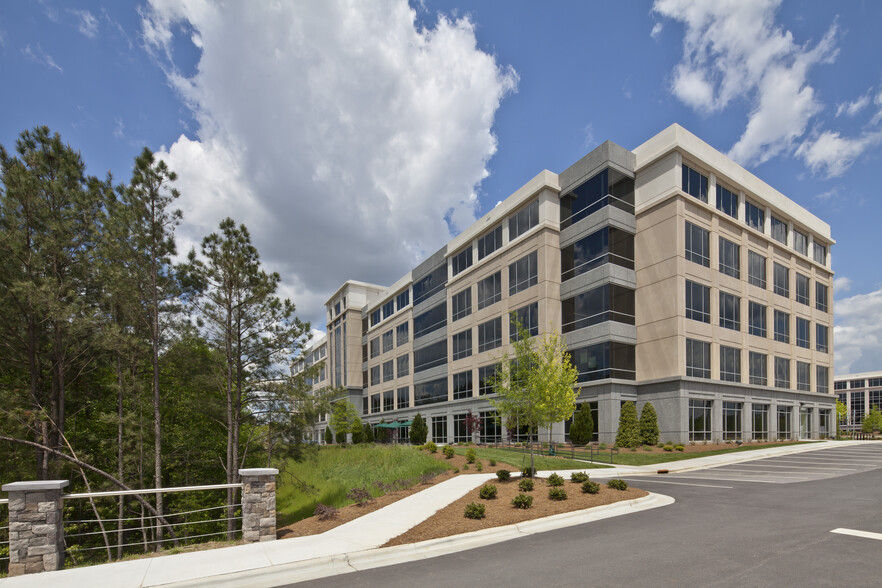 3020 Carrington Mill Blvd, Morrisville, NC for lease - Building Photo - Image 1 of 8