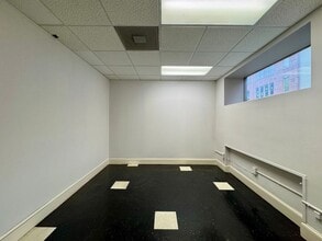 3502 Scotts Ln, Philadelphia, PA for lease Interior Photo- Image 2 of 7