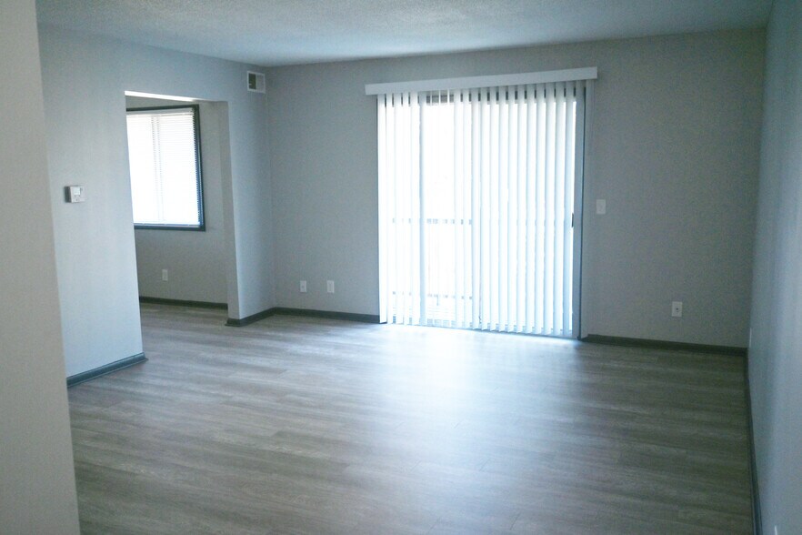 809 N 121st St, Omaha, NE à vendre - Photo intérieure - Image 3 de 9