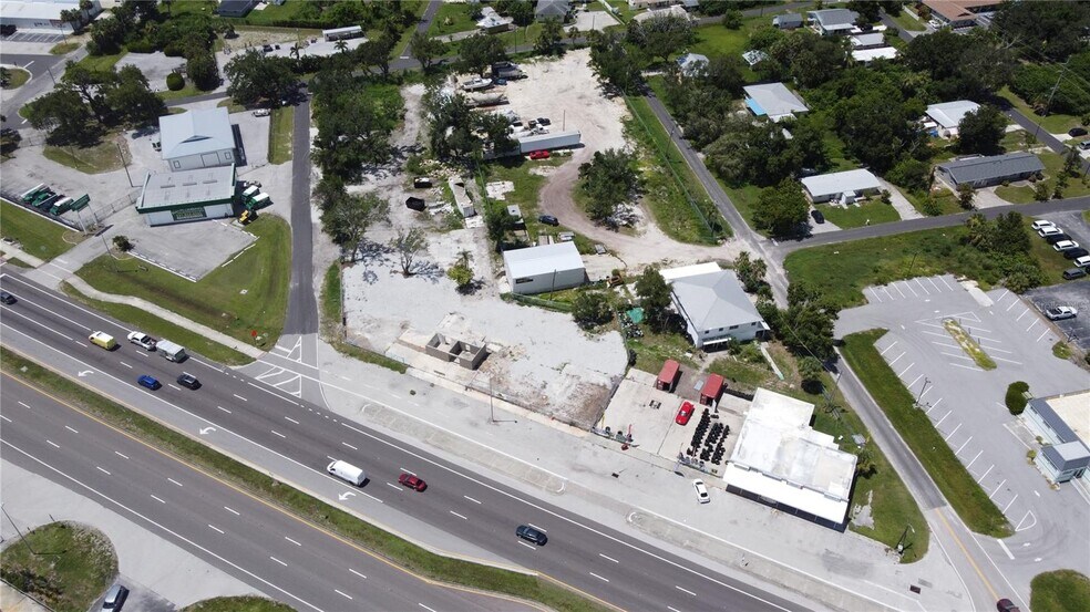 4569 Tamiami Trl, Port Charlotte, FL à vendre - Photo du bâtiment - Image 2 de 15