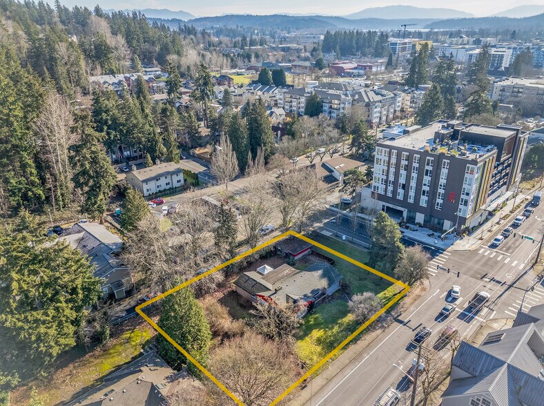 8520 164th Ave NE, Redmond, WA à vendre - Photo principale - Image 1 de 5