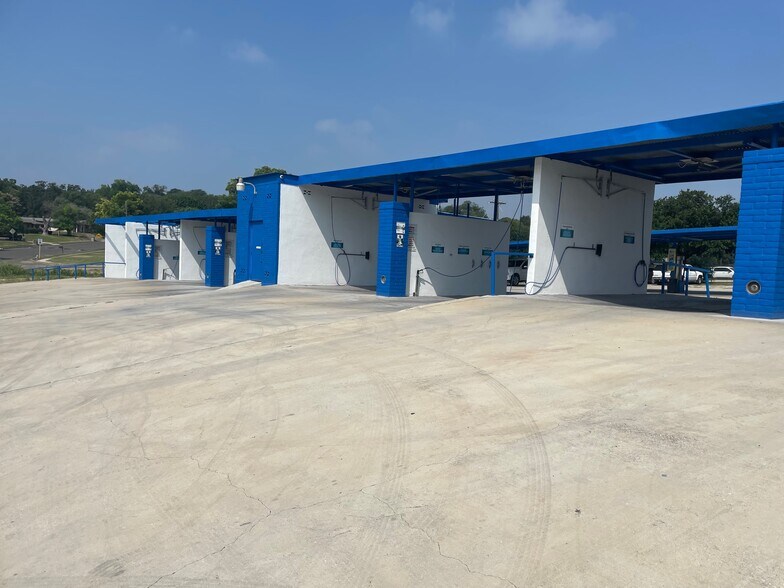 115 W Glenview Dr, San Antonio, TX for sale - Building Photo - Image 2 of 30