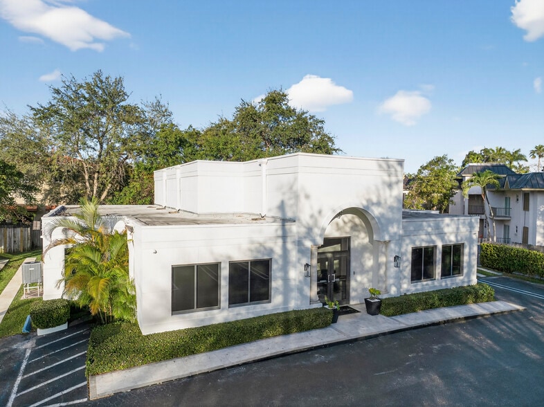 9410 SW 77th Ave, Miami, FL for lease - Building Photo - Image 3 of 74