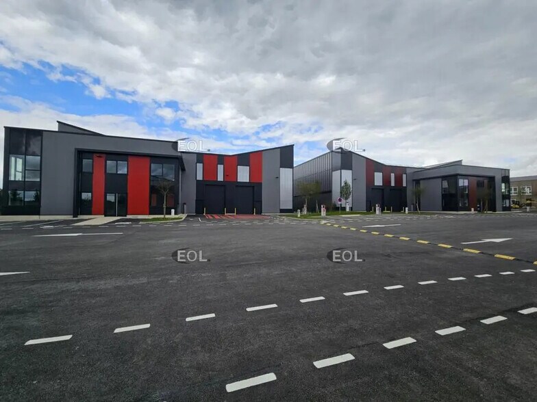 Flex in Limeil-Brévannes for lease - Building Photo - Image 2 of 15