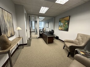 2 N Tamiami Trl, Sarasota, FL for lease Interior Photo- Image 2 of 10