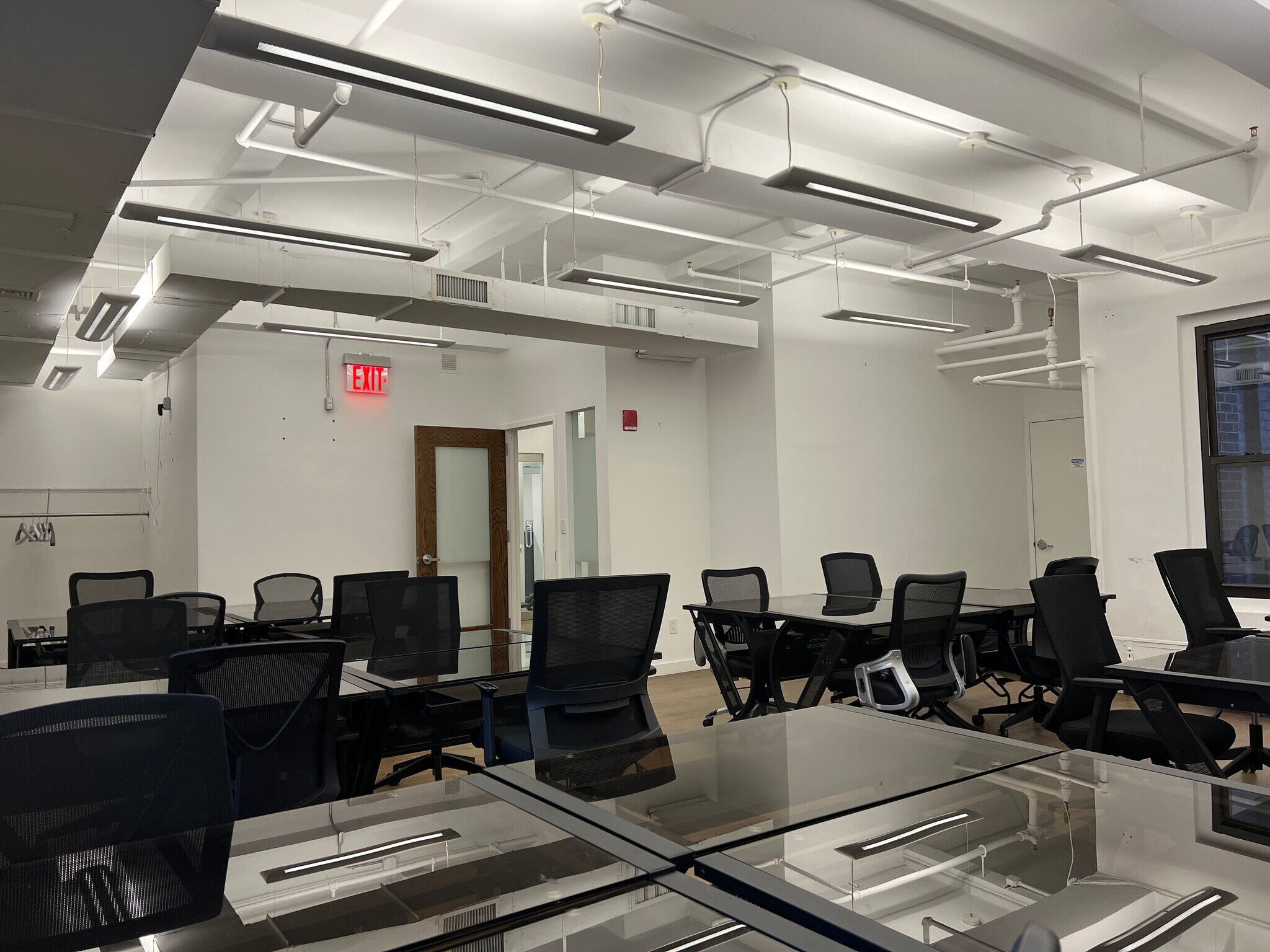 8 W 38th St, New York, NY for lease Interior Photo- Image 1 of 7