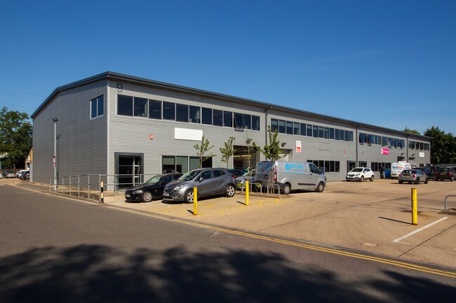More details for 109 Chertsey Rd, Byfleet - Industrial for Lease