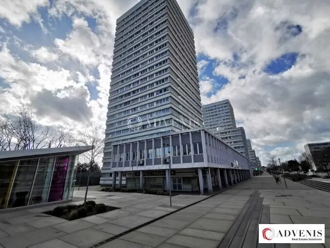 Retail in Mons-en-Baroeul for lease Building Photo- Image 1 of 7