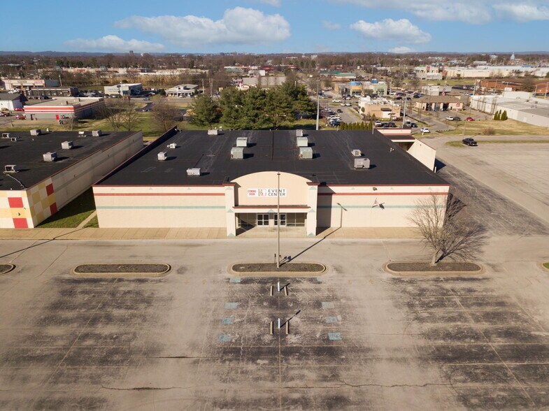 2625 Scottsville Rd, Bowling Green, KY à vendre - Photo du bâtiment - Image 2 de 14