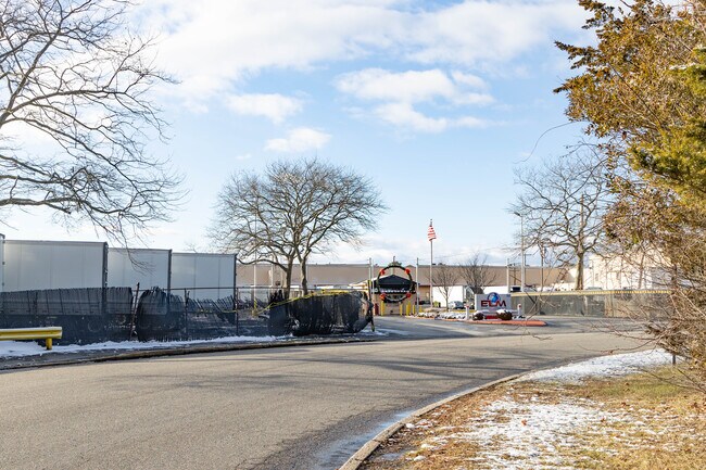 Plus de détails pour 50 Emjay Blvd, Brentwood, NY - Industriel à louer