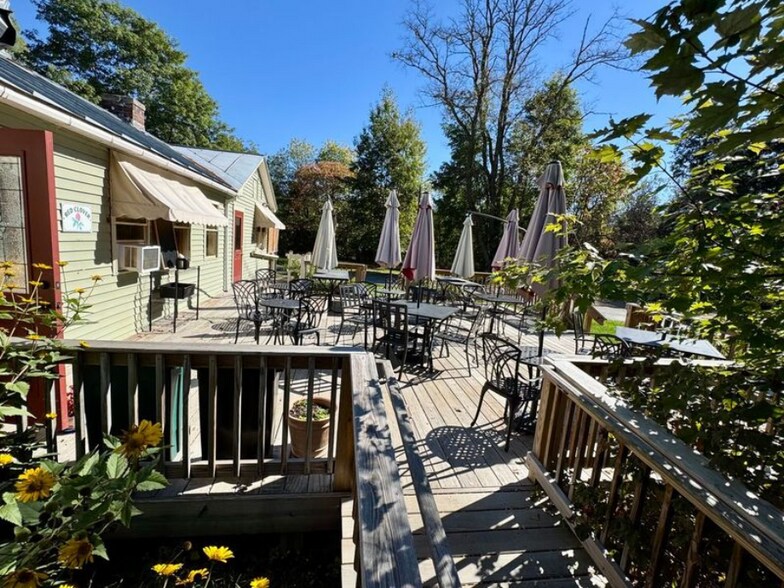 3052 US-5 Rt, East Thetford, VT à vendre - Photo du bâtiment - Image 3 de 10