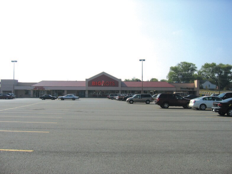 2314 E Andrew Johnson Hwy, Morristown, TN à louer - Photo du bâtiment - Image 1 de 2