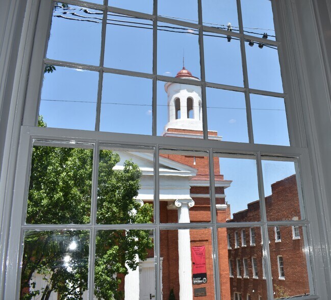 12 W Church St, Frederick, MD à louer - Photo du bâtiment - Image 2 de 5