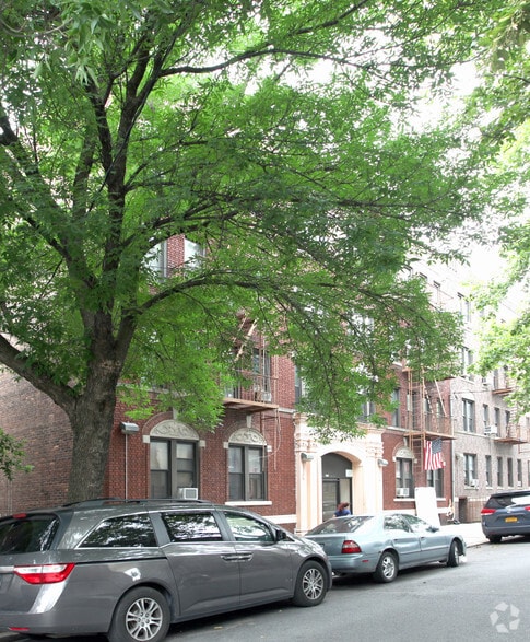 926 47th St, Brooklyn, NY à vendre - Photo du bâtiment - Image 2 de 6