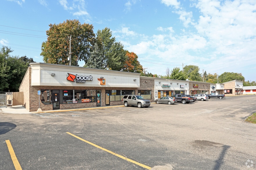 290-316 S Telegraph Rd, Pontiac, MI for lease - Building Photo - Image 3 of 6