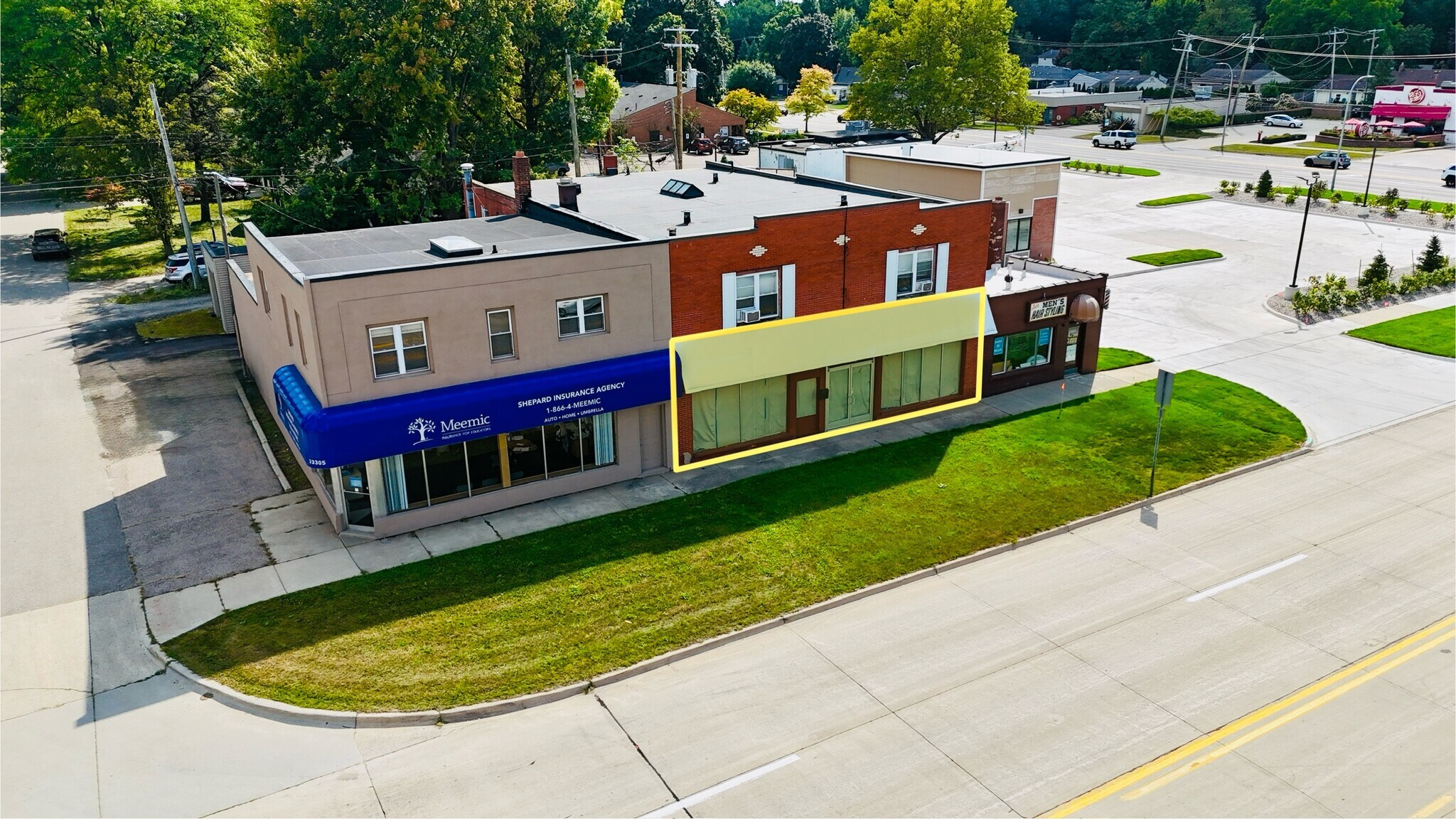33309 7 Mile Rd, Livonia, MI à louer Photo du bâtiment- Image 1 de 7