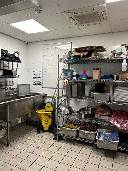 1 Stramongate, Kendal for sale - Interior Photo - Image 3 of 6