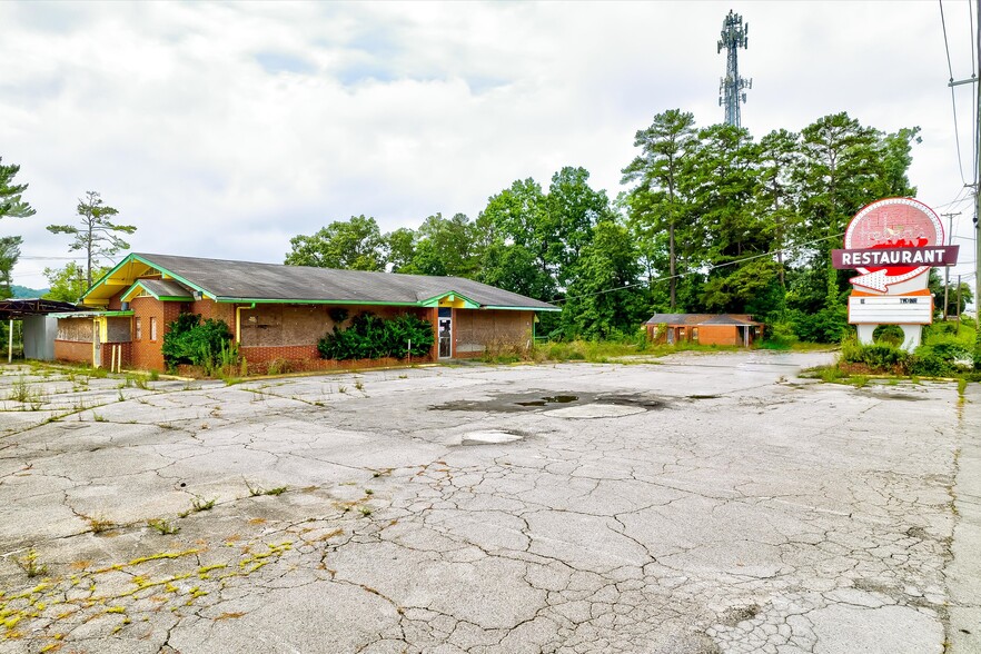 8606 Asheville Hwy, Knoxville, TN à vendre - Photo du bâtiment - Image 1 de 1