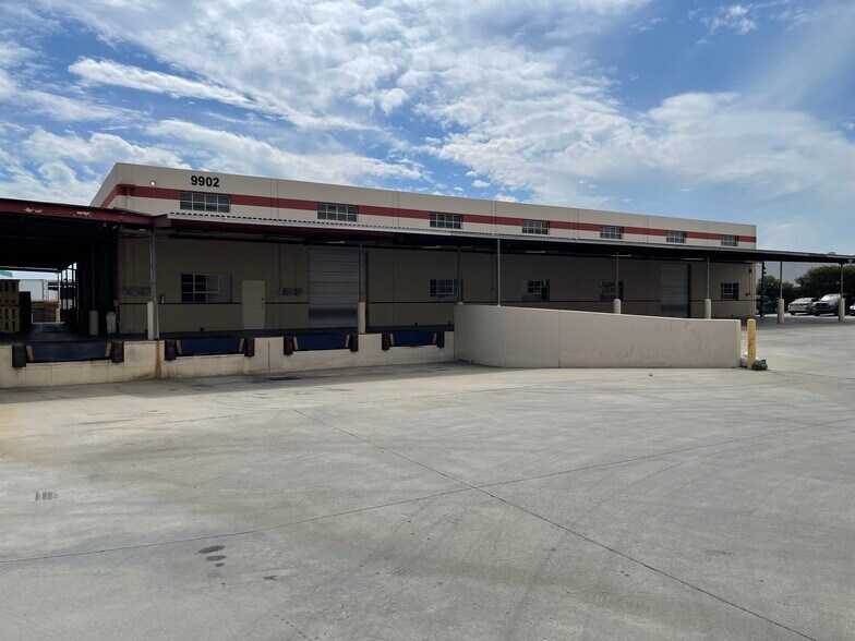 9902 Gidley St, El Monte, CA à louer - Photo du bâtiment - Image 3 de 8