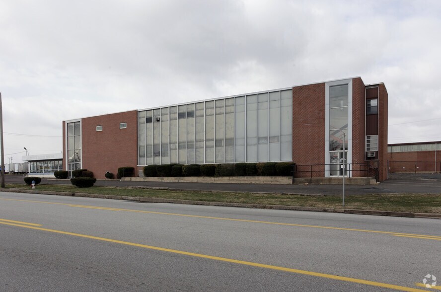 1330 N Broad St, Lansdale, PA for lease - Building Photo - Image 1 of 5