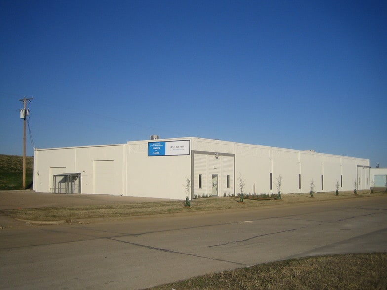 2816 Shamrock Ave, Fort Worth, TX for lease - Building Photo - Image 3 of 19