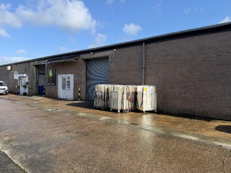 Battle Rd, Newton Abbot à louer - Photo du bâtiment - Image 2 de 2