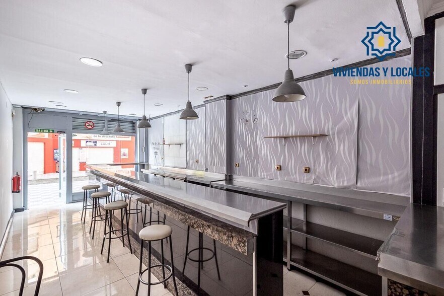 Retail in Granada, Granada for sale - Interior Photo - Image 2 of 13