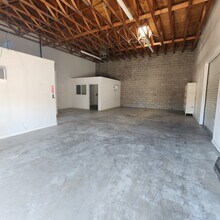 2816 E Jones Ave, Phoenix, AZ for lease Interior Photo- Image 1 of 4