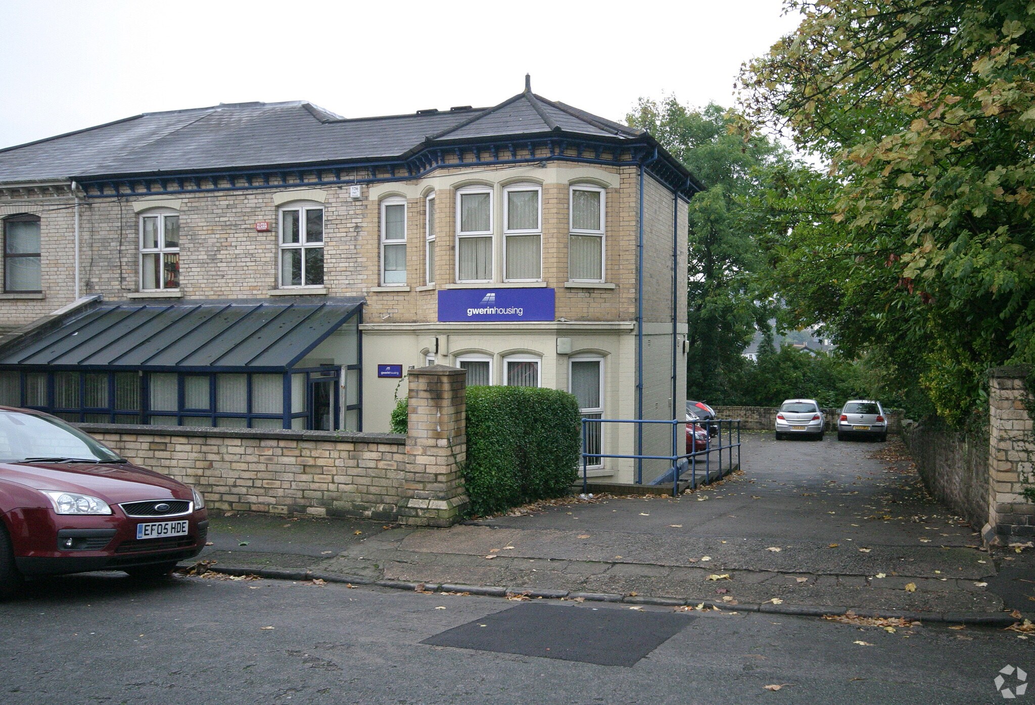 4 Gold Tops, Newport for lease Primary Photo- Image 1 of 2