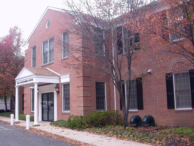 110 Chesley Dr, Media, PA à vendre - Photo du bâtiment - Image 2 de 29