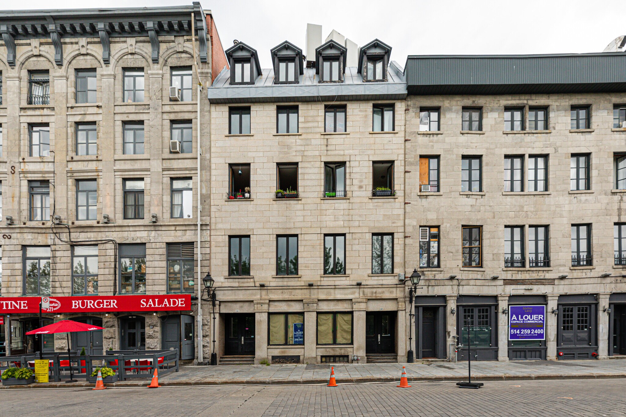 252-256 Rue Saint-Paul E, Montréal, QC à louer Photo principale- Image 1 de 2